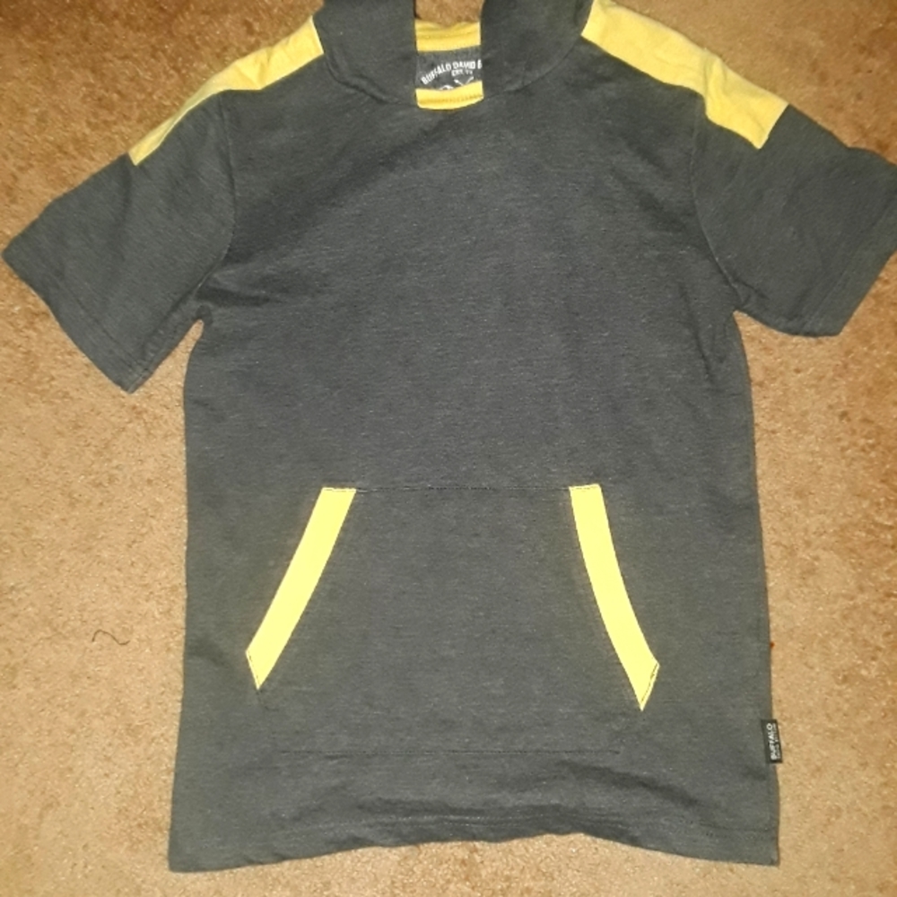 Grey Sweatshirt with Short Sleeves and Yellow Highlights